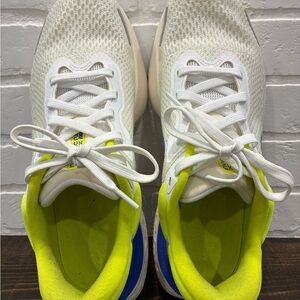 Nike Invincible Run v1
